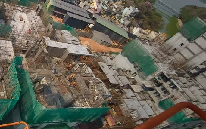 Tower – H: Seven to eighth floor slab works in progress