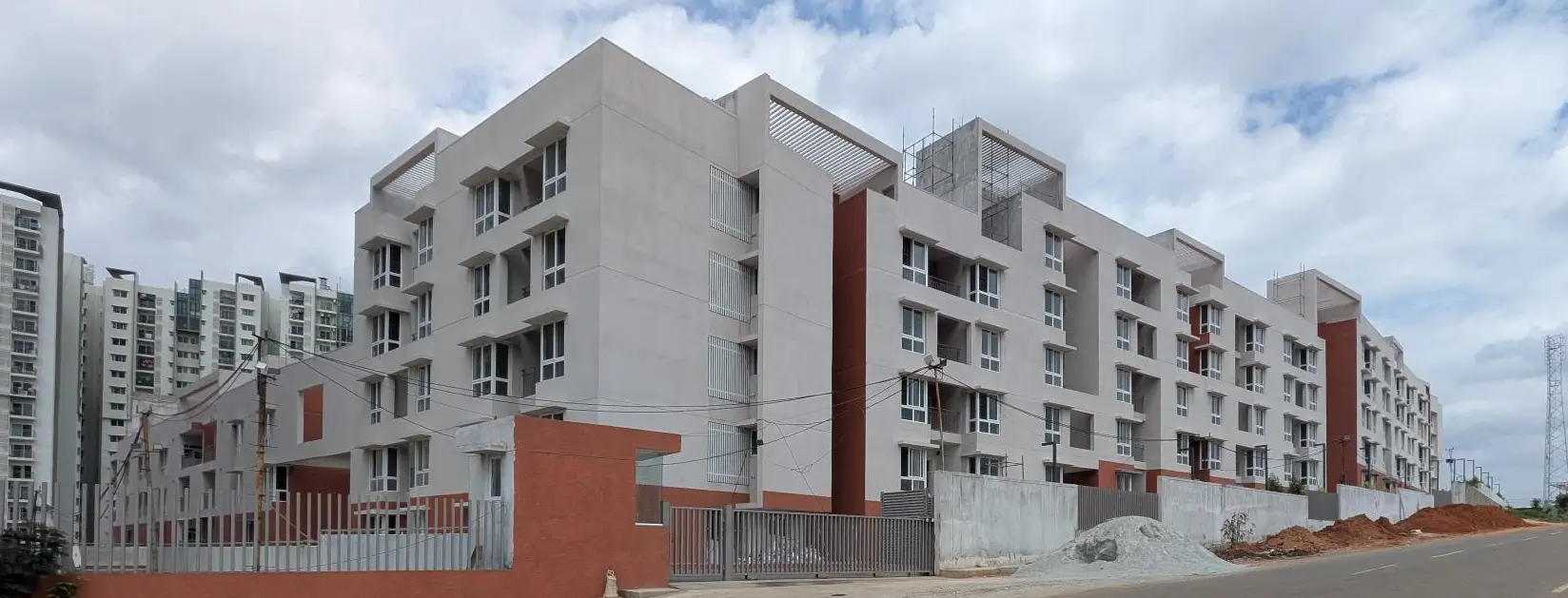 4 Acre – East Side,Southwest Elevation