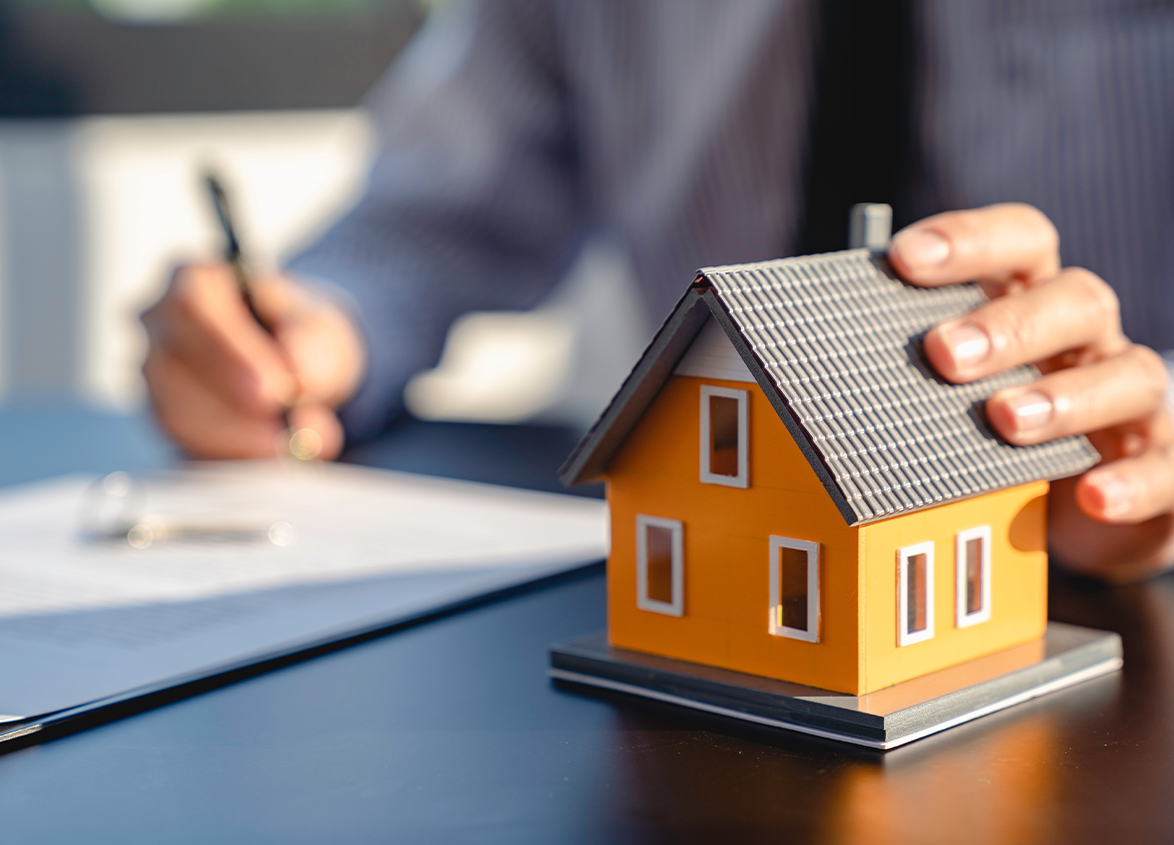 Pros & Cons of buying vs renting a Property