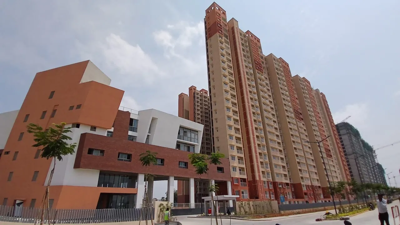 Brigade Valencia – Club House