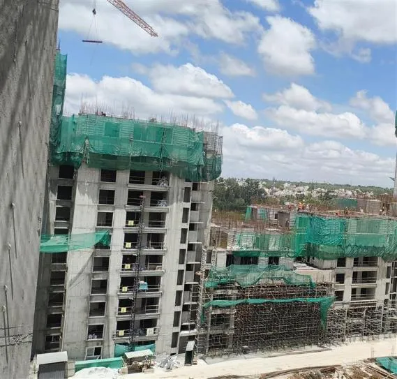 Tower – H: Fifth floor slab is cast