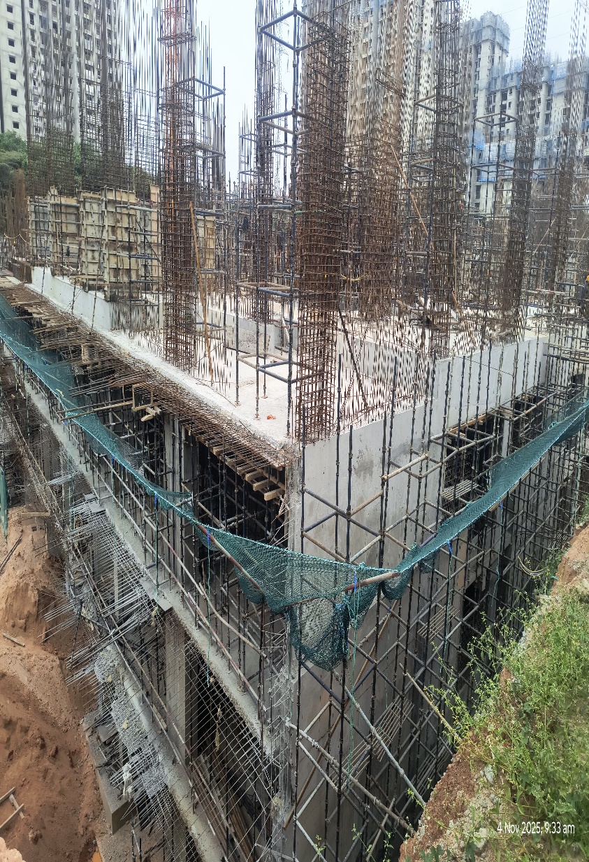 WING C – Ground floor to first floor column shuttering in progress
