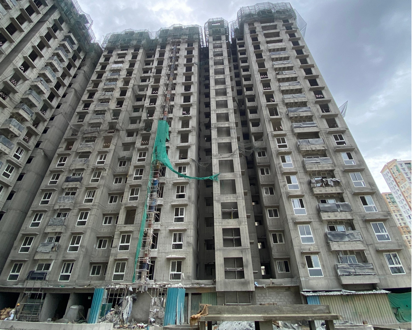 Wing B – 18 th Floor slab shuttering in progress