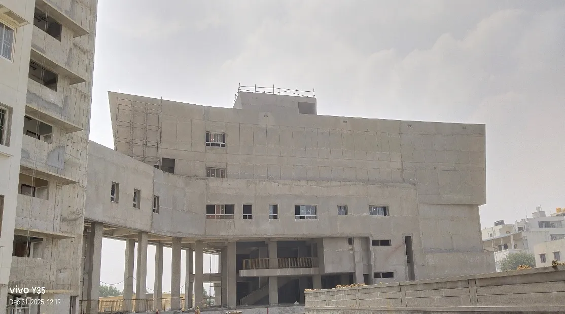 Club House @ Valencia North-West view