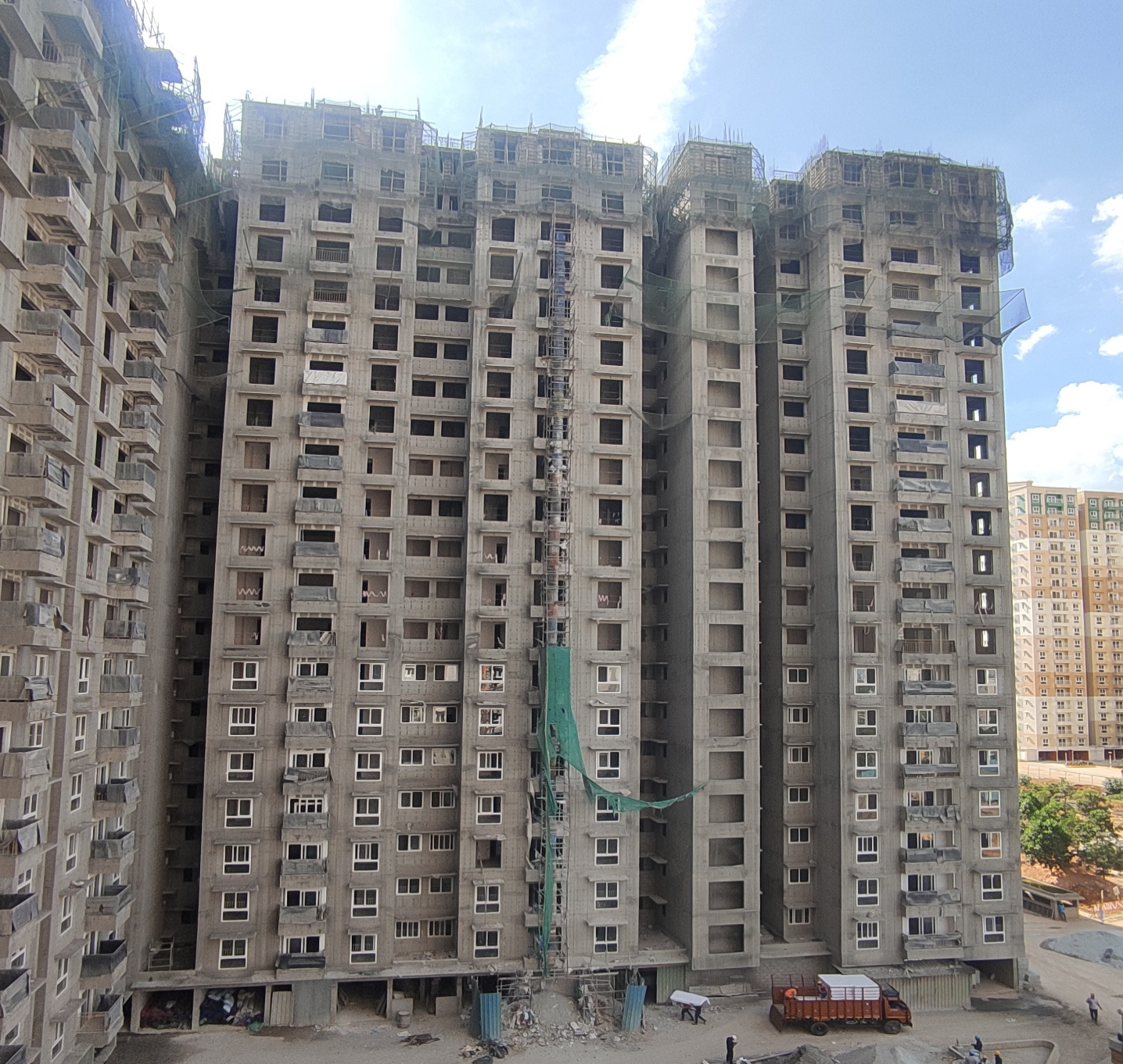 Wing A – 21st Floor slab shuttering WIP