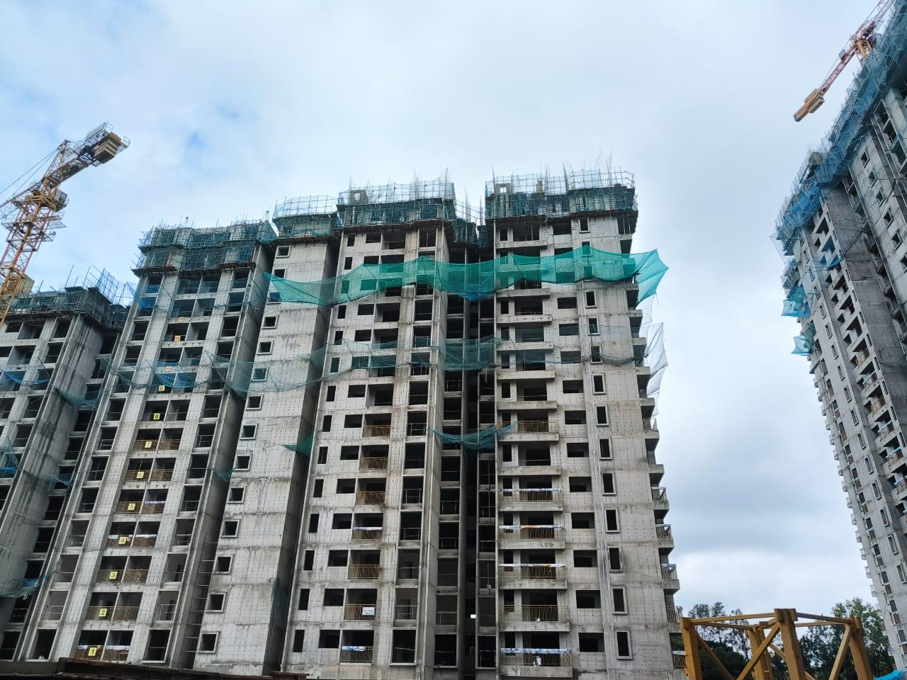 Sixteenth floor shuttering & reinforcement is in progress