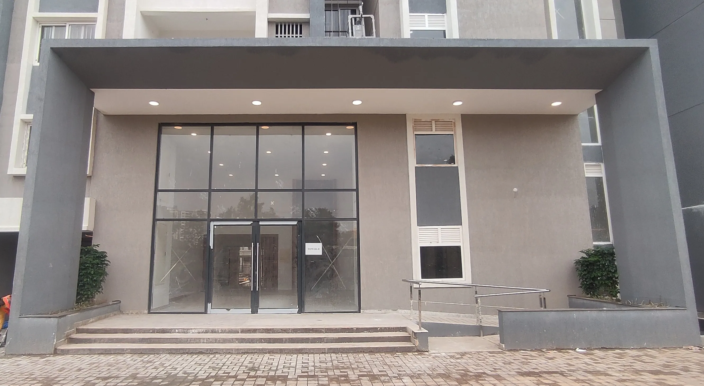 TOWERS DEF | ENTRANCE CANOPIES.