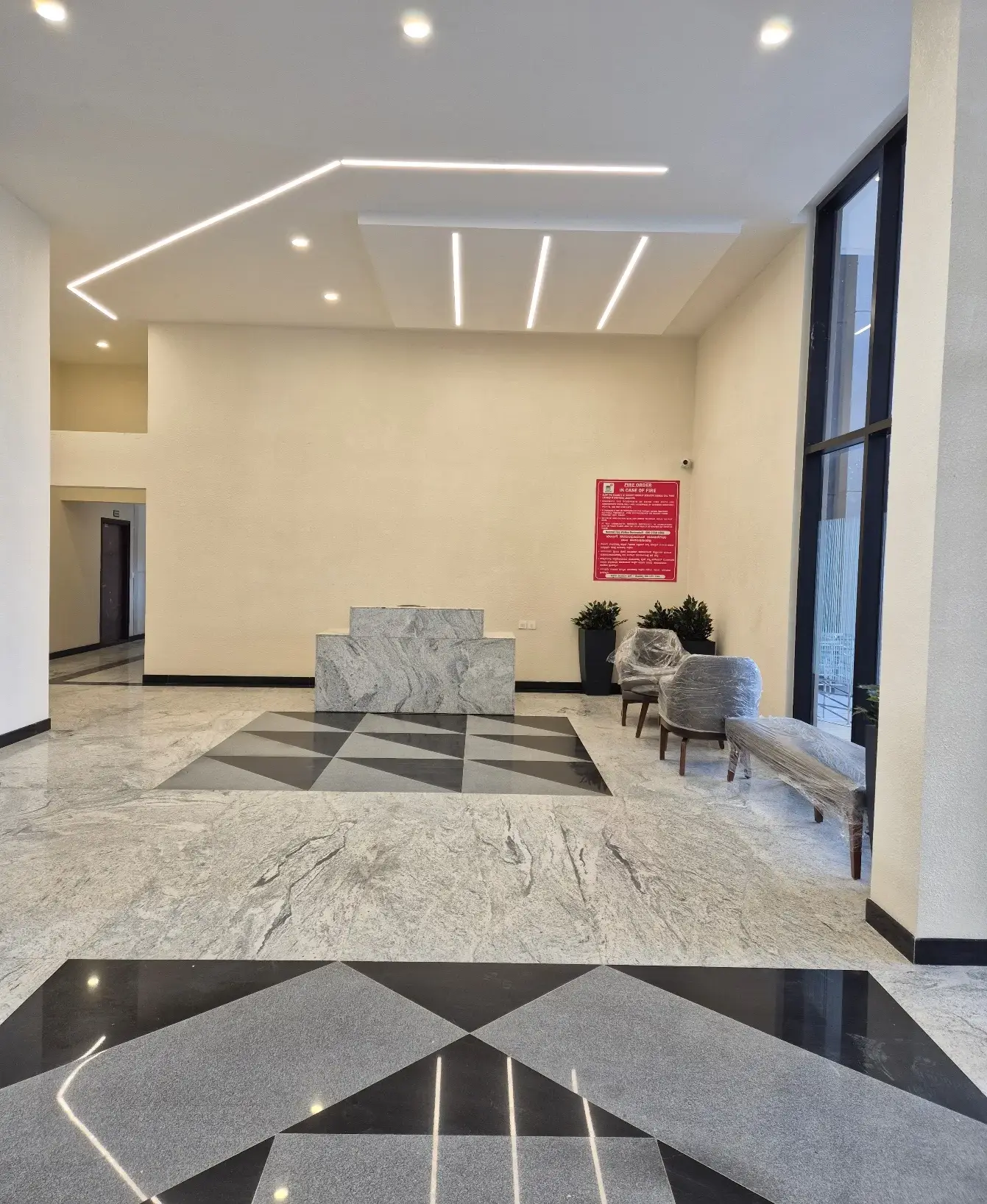 Ivory Phase 1 - G & H Tower Lobby