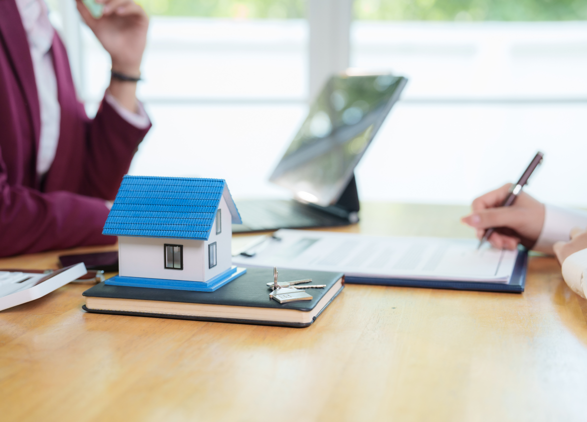 Fractional Ownership vs Real Estate Funds: Which Is Better for Investors?