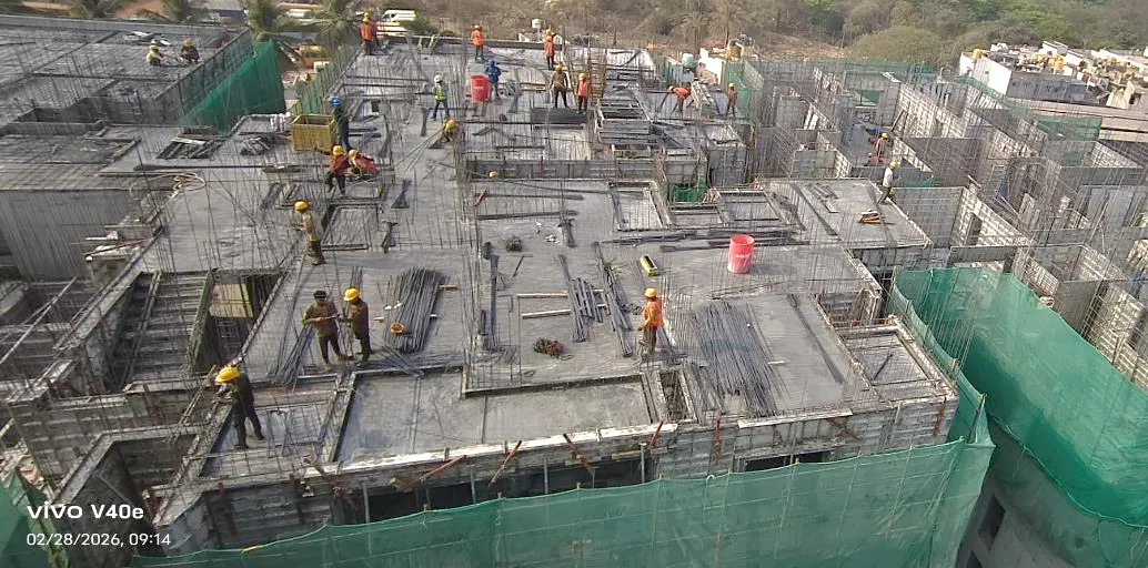 TOWER – G: Sixth floor slab completed, Seventh floor work in progress