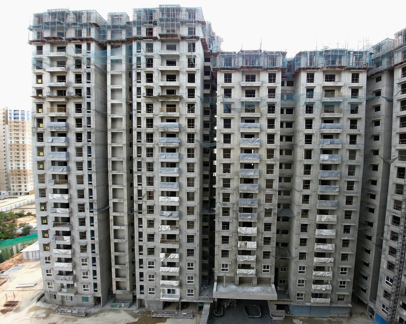 Wing A -  Pour 1- 21th floor concreting in progress                Pour 2- 18th floor concreting completed