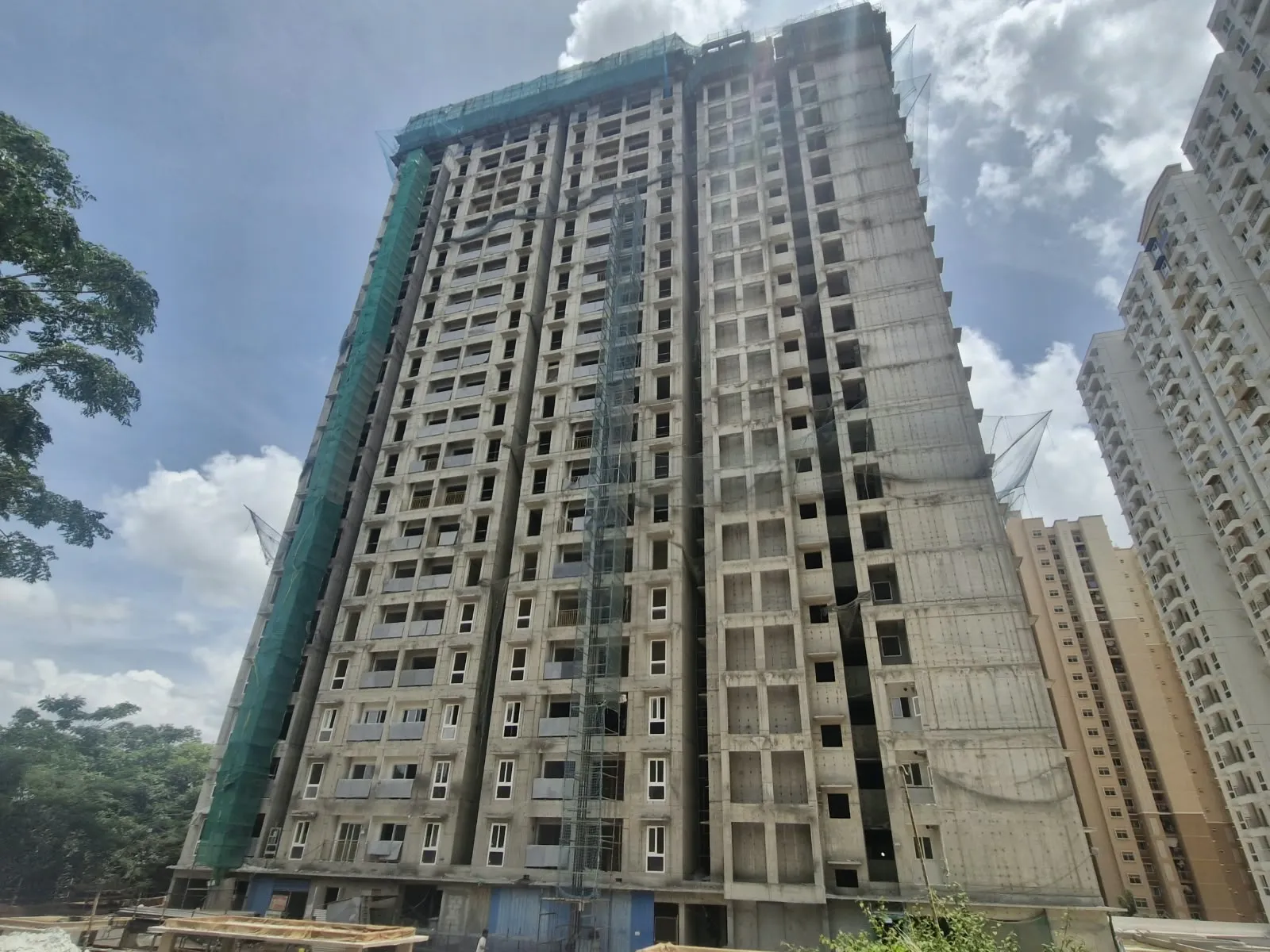 Wing A – Terrace slab shuttering in progress