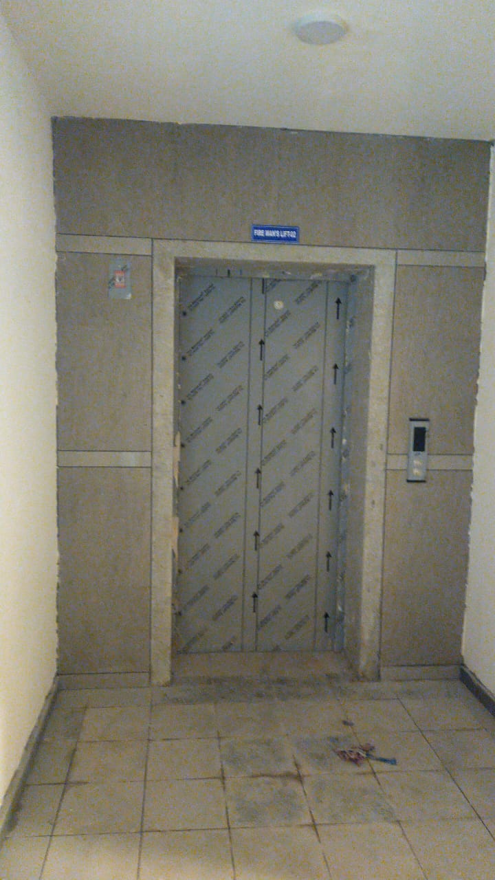 Service Lift - 02