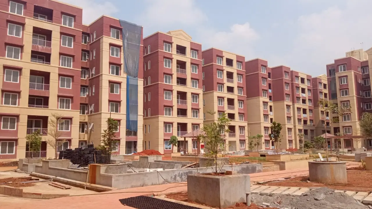 Block Q – Internal flat QA work in progress (126/140 completed)