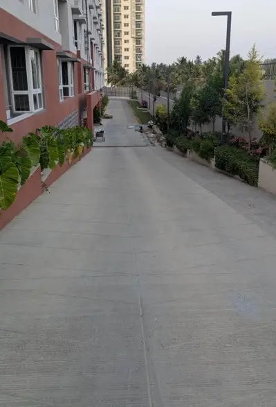 4 ACRE – EAST DRIVEWAY, PLANTING & ELECTRICAL POLE