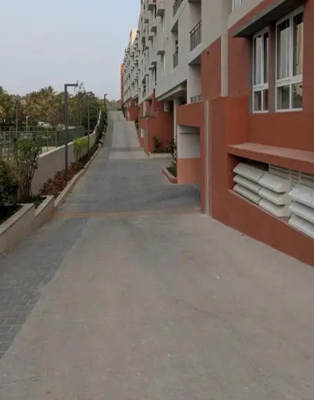 4 ACRE – NORTH DRIVEWAY, PLANTING & ELECTRICAL POLE