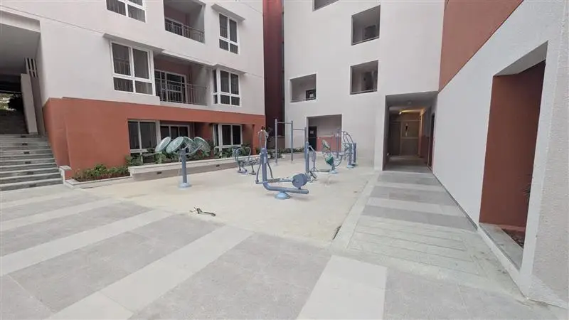 4 Acre – Amenities-Open Gym