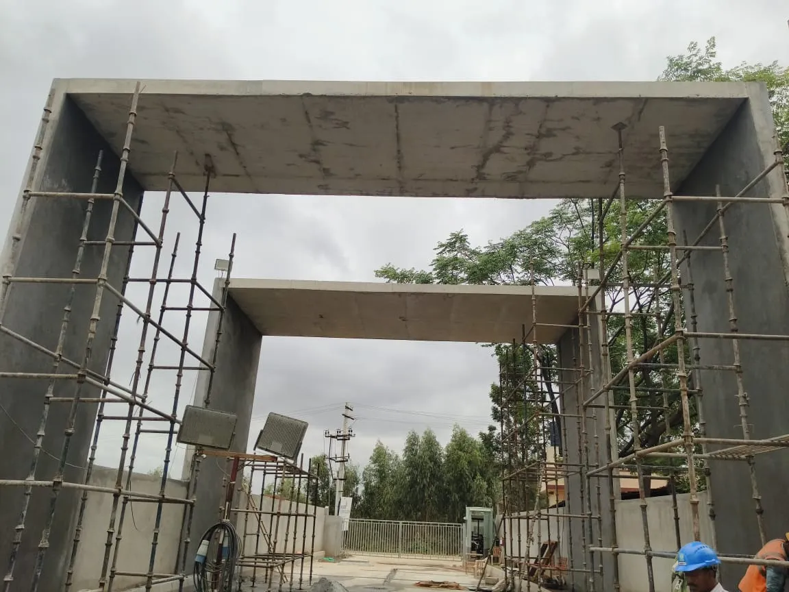 Entry portal | Plastering work in progress