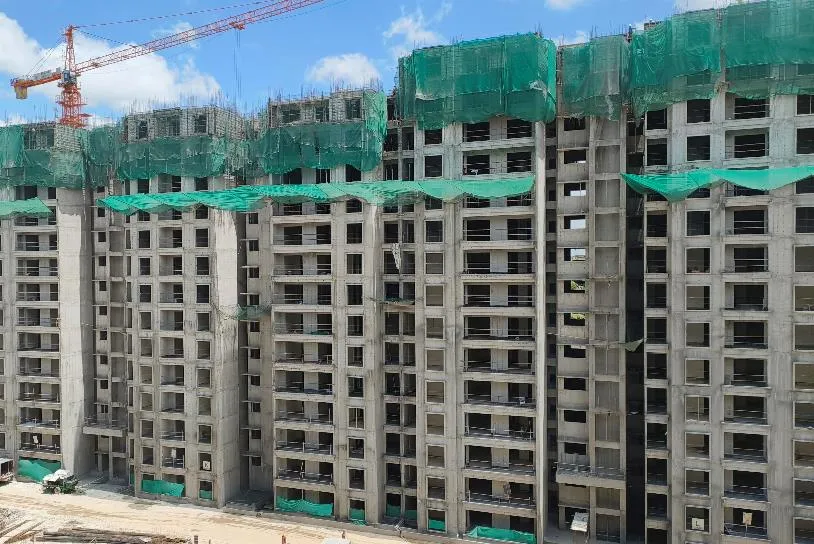 Tower – K: Thirteenth floor slab cast