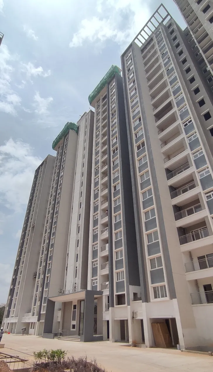Tower E | External painting activities in progress.
