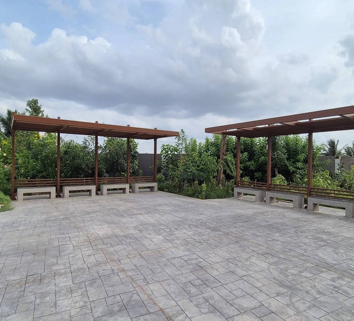 Half basketball court & Seating pavilion