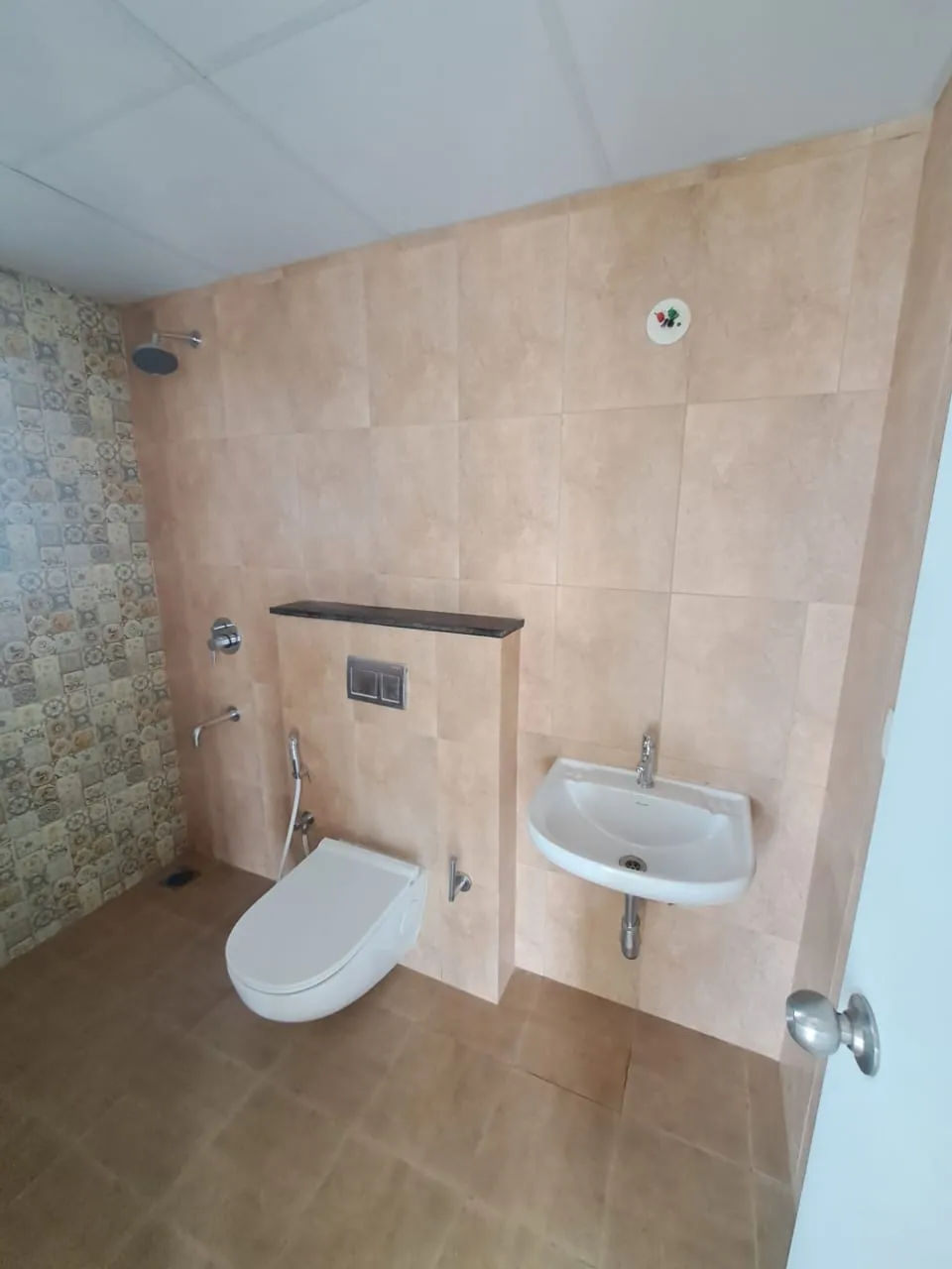 LUMINAIRE – Sanitary fixtures work