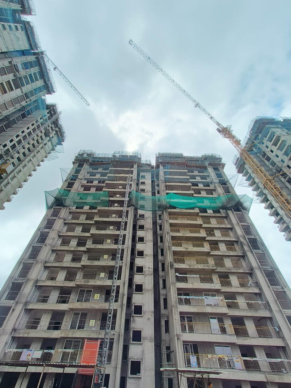 Seventeenth Floor shuttering & reinforcement work is in progress