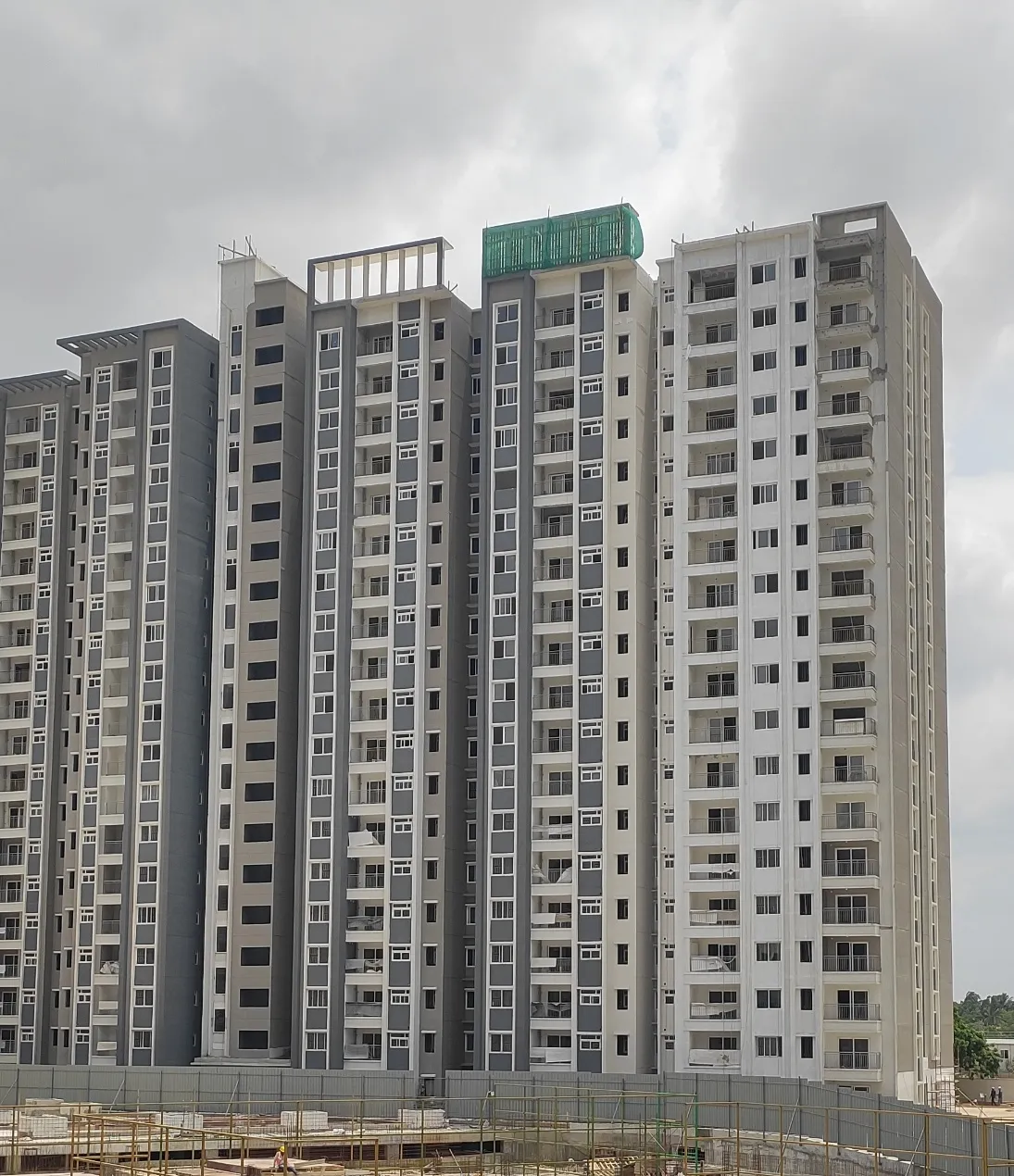 Tower E | External painting activities in progress.