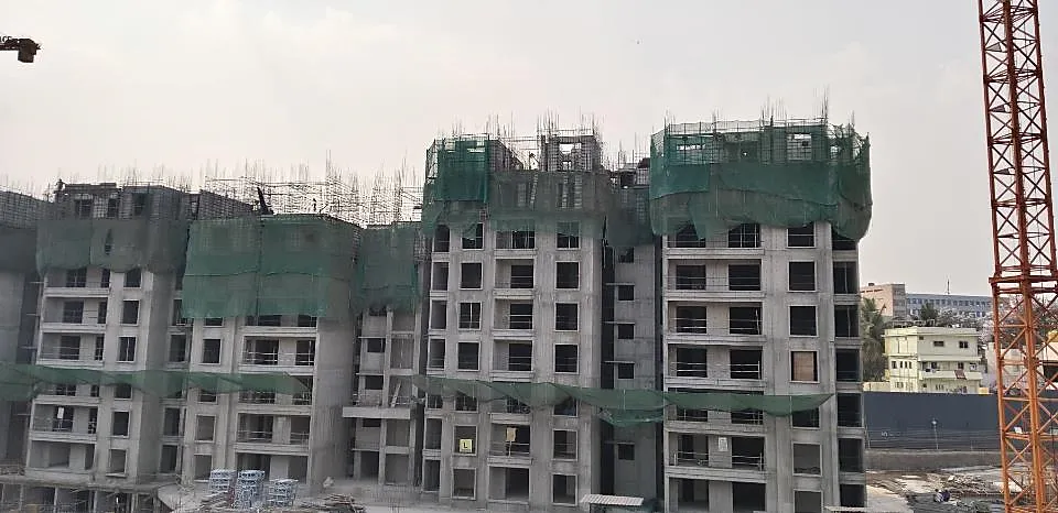 TOWER – L: Sixth floor slab Completed, Seventh floor work in progress