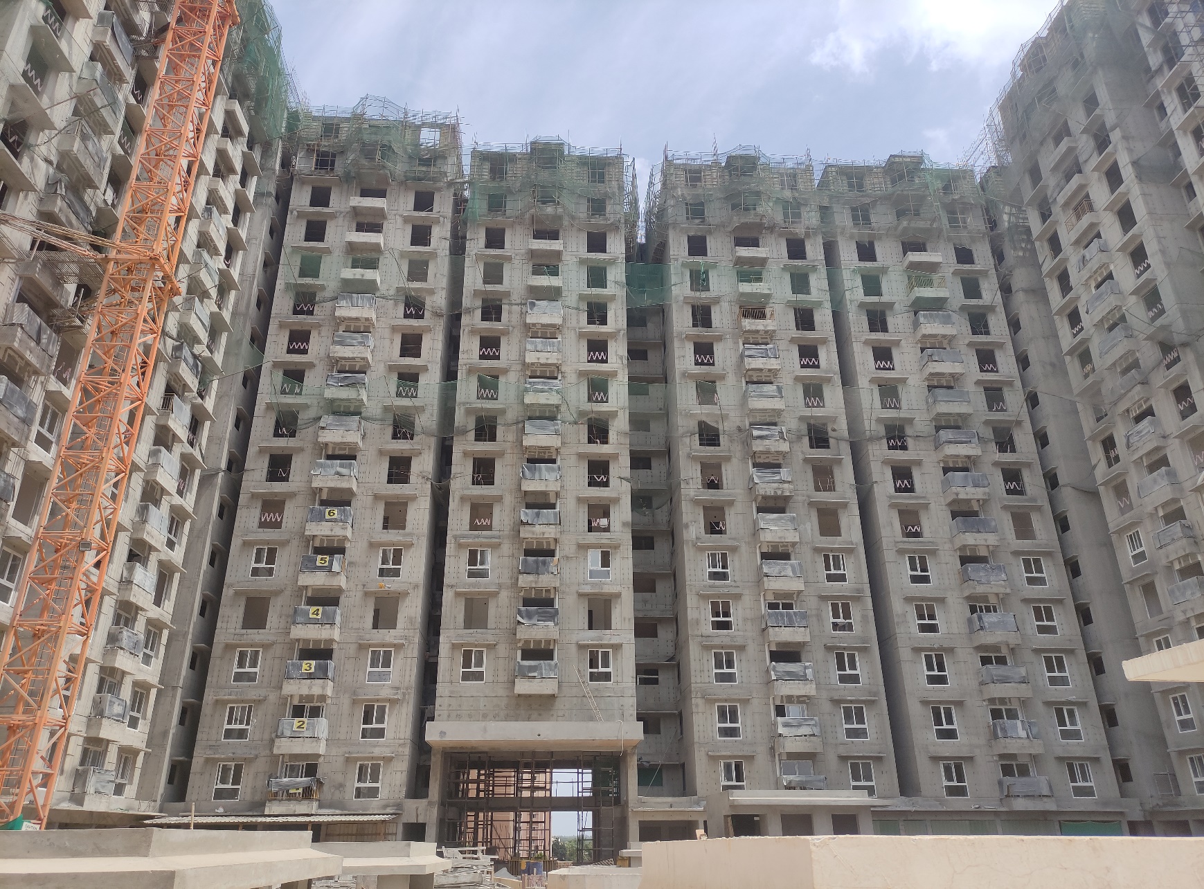 Wing B – 16 th Floor slab shuttering in progress