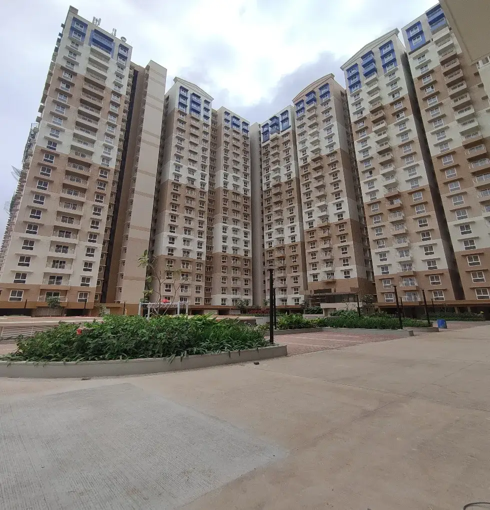 Podium Central Courtyard Area Hardscape and Softscape work completed