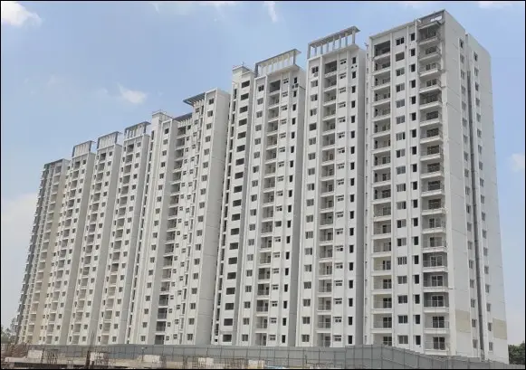 Tower D & E | External painting activities in progress.