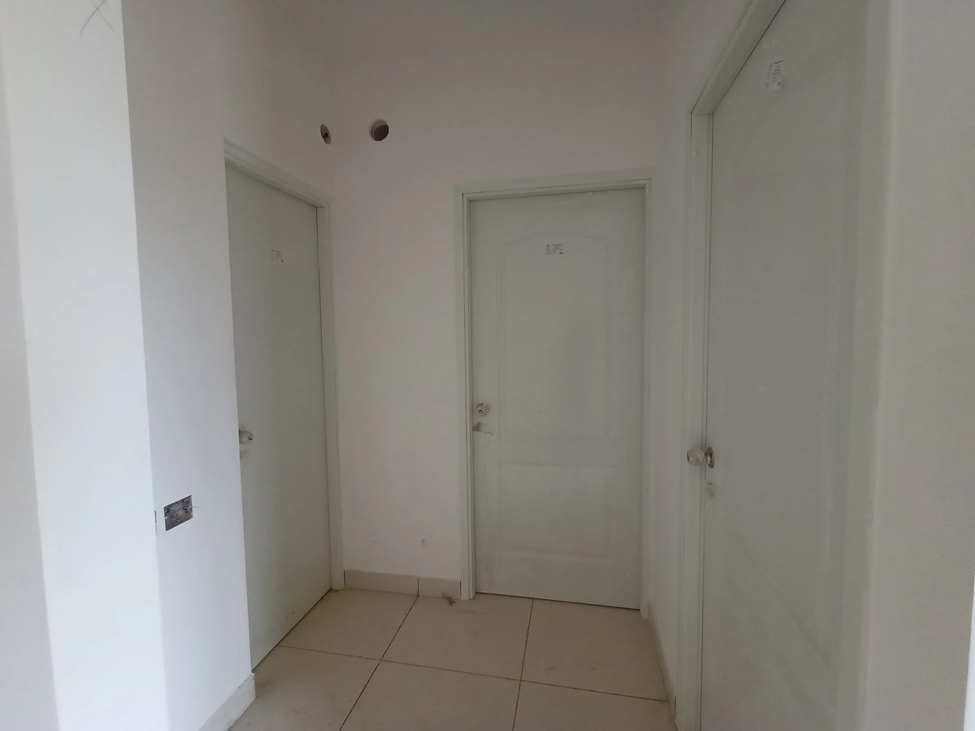 LUMINAIRE – Fixing of doors