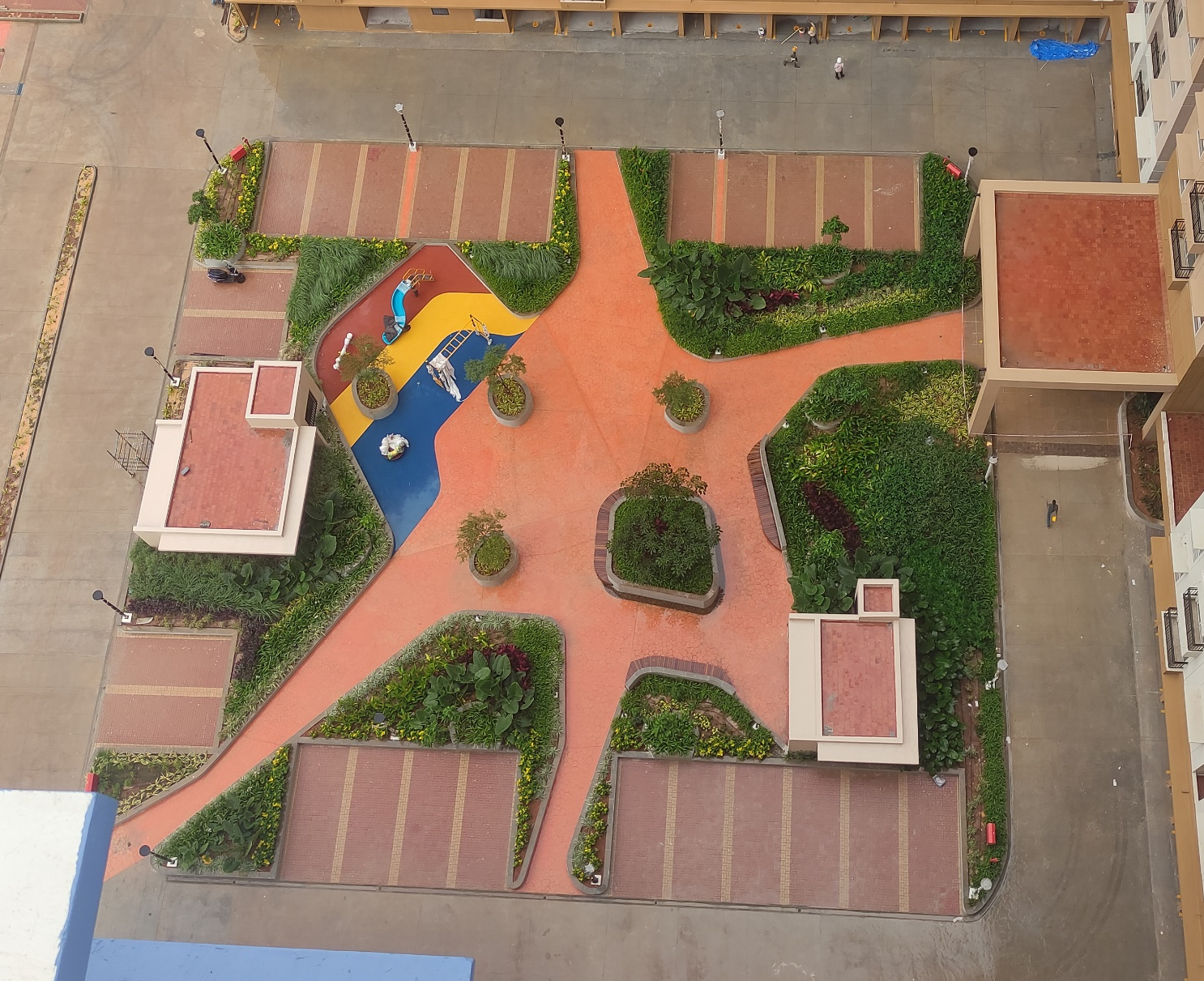 Podium Central courtyard area