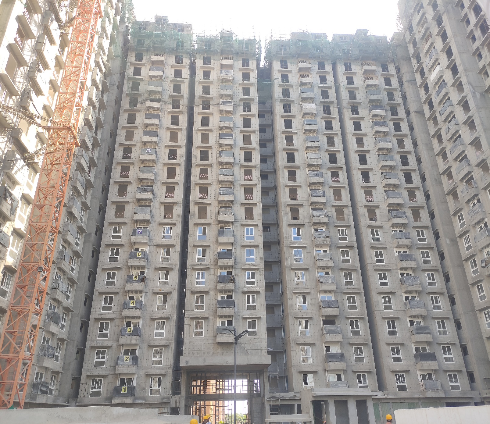 Wing B – 20 th Floor slab shuttering in progress