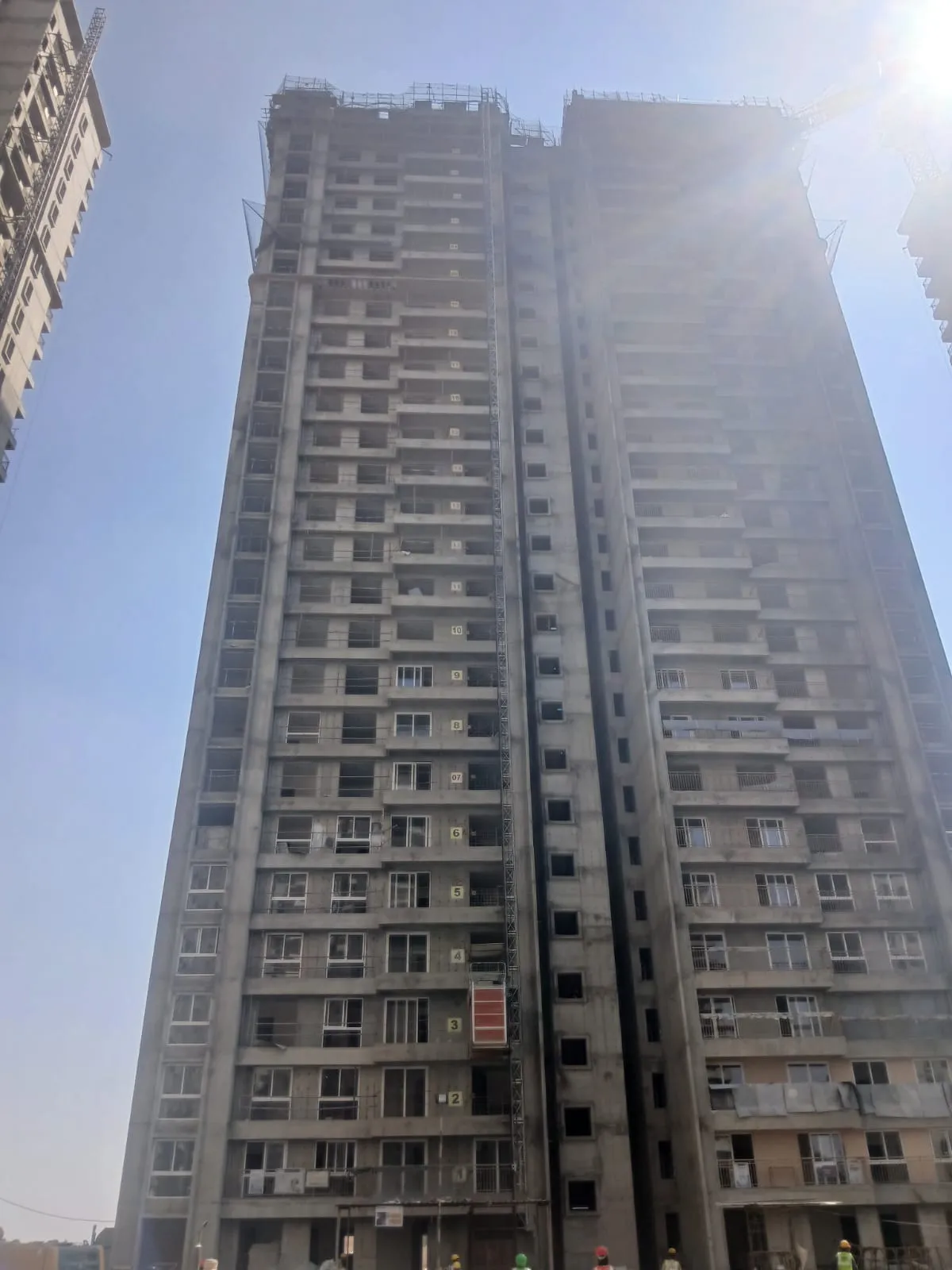 Twenty Sixth Floor shuttering & reinforcement works is in progress.